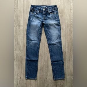 Women’s American Eagle Skinny Super Stretch Sz 4 Jeans